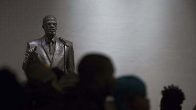 Staty föreställande Malcolm X i Harlem, New York.