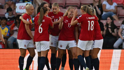 Norges damlandslag firar mot Nordirland i EM 2022.