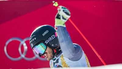 Cyprien Sarrazin är en fransk alpin skidåkare.