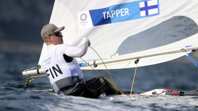 Kaarle Tapper seglar.