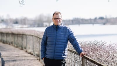 Juha Sipilä Kesärannan pihalla