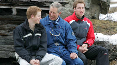 Prins Harry, prins Charles och prins William. Klosters 2005.
