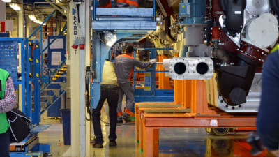 Arbetare i fabriken i Wärtsilä i Vasa