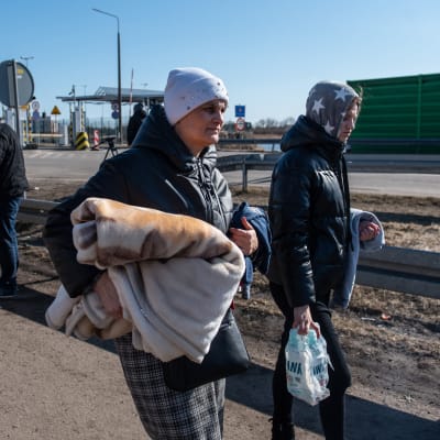 Ukrainska tar sig över gränsen till Polen.