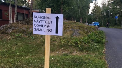 Koronavirustestausta Turun Varissuolla.