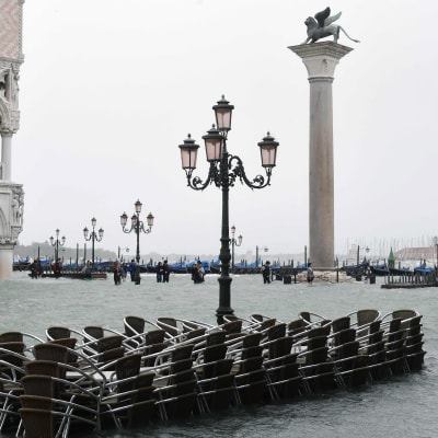 Översvämning i Venedig på grund av stormen.