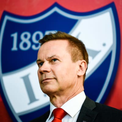 HIFK:s verkställande direktör Jukka Valtanen överraskas knappt längre av motgångar. 