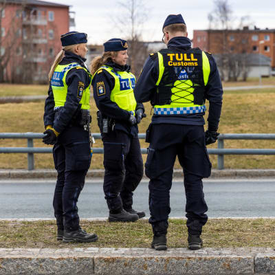 Ruotsin tulli päivystää Tornio-Haaparannan rajalla kevät-tulva -operaatiossa.