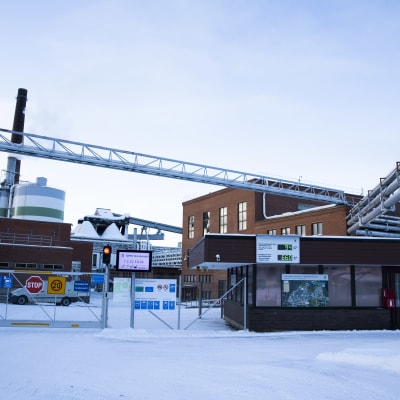UPM:s fabrik i Valkeakoski. Det finns snö på marken