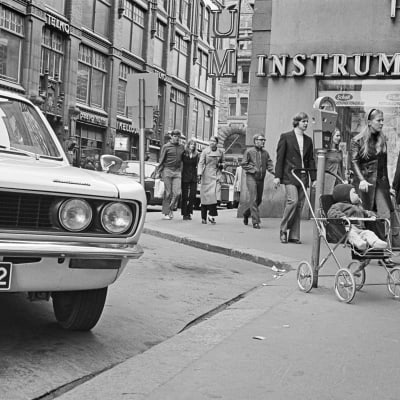 En parkeringsmätare på Mikaelsgatan i Helsingfors år 1971.