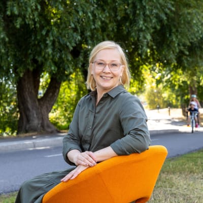 Ravitsemusterapeutti Anette Palssa vieraili 8-minuuttia ohjelmassa, joka 10. elokuuta Töölönlahden puistossa Helsingissä.