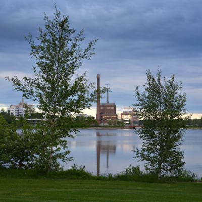 Vasa Elektriskas huvudkontor sett över Metviken.