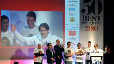 Danska Nomas anställda i London då Noma utsågs till världens bästa restaurang vid Pellegrino World Awards 26.4.2010