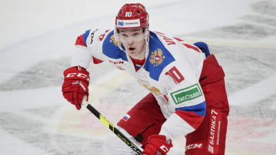 Dmitrij Voronkov spelar ishockey.
