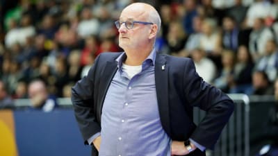 Baskettränaren Henrik Dettmann