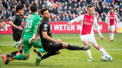 Arkadiuz Milik har öst in mål i Holland för Ajax.
