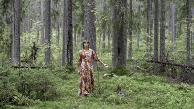 Självporträtt av Elina Brotherus.