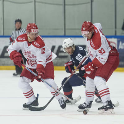 Danska hockeyspelaren Peter Regin i match mot USA.