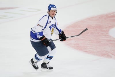 Timo Jutila i den blåvita Lejondressen.