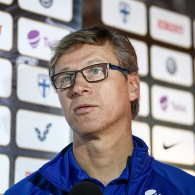 Markku Kanerva leder Finlands herrlandslag i fotboll.