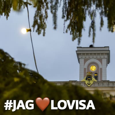 Bild av Lovisa rådhus med texten #jaghjärtalovisa