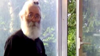 Bild på Radovan Karadzic under tiden på rymmen undan rättvisan.