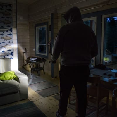 Inbrottstjuv i sommarstuga
