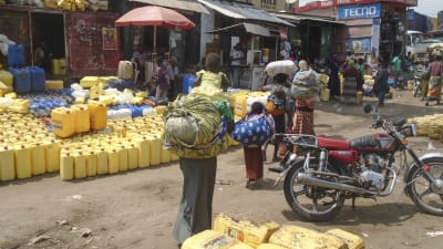 Marknad i gränsstaden Mpondwe i Uganda
