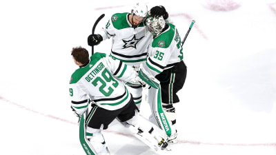 Anton Khudobin och Jake Oettinger.