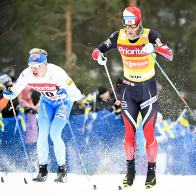 Iivo Niskanen och Martin Johnsrud Sundby i världscupen i Falun i januari 2017.