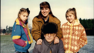 Oleg Gordijevski med fru och döttrar i London. 