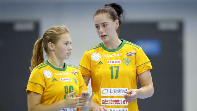 Alexandra Broman och Madeleine Lindholm i SIF.