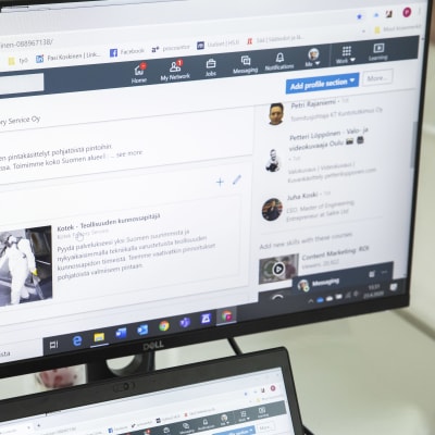En datorskärm där Linkedin-sidan är öppen.