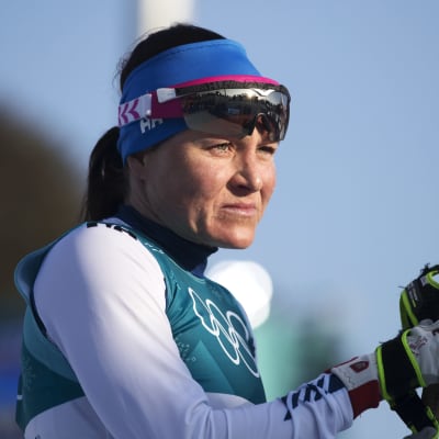 Aino-Kaisa Saarinen kuvassa.