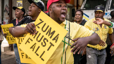 Krav på att Sydafrikas president Jacob Zuma avgår.