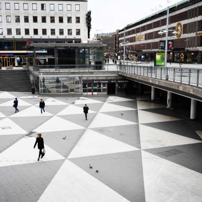 Folktomt på Sergels torg.