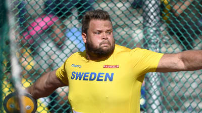 Daniel Ståhl kastar diskus i Sverigekampen.