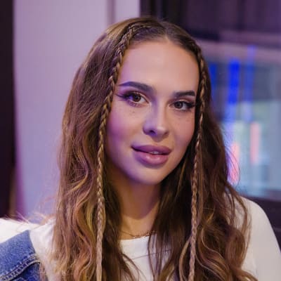 Blanka Stakow potrettikuva, neutraali ilme.