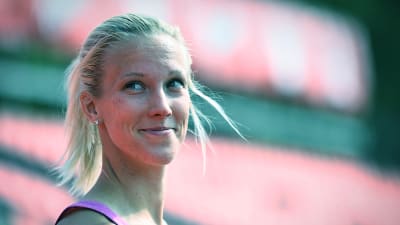 Camilla Richardsson ler.