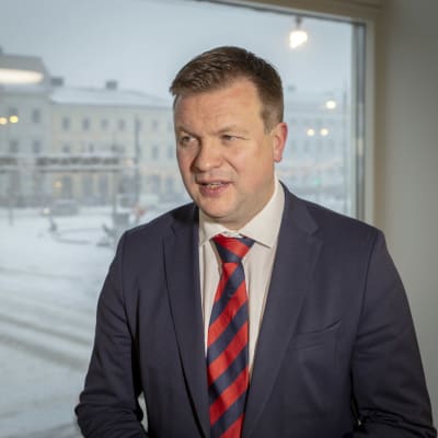 Kehitysyhteistyö- ja ulkomaankauppaministeri Ville Skinnari Ulkoministeriössä Helsingissä.