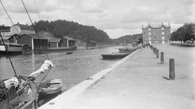 Borgå å år 1909. Utsikt mot paahtimo och Näse gård. Ingen bro fanns då.
