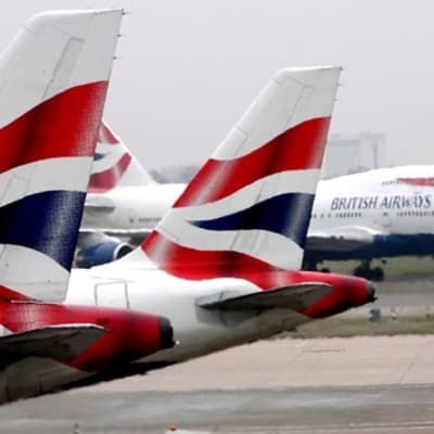 British Airways flygplan på flygfältet.