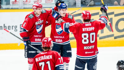 HIFK firar mål.
