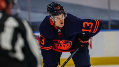 Jesse Puljujärvi i Edmontons tröja.