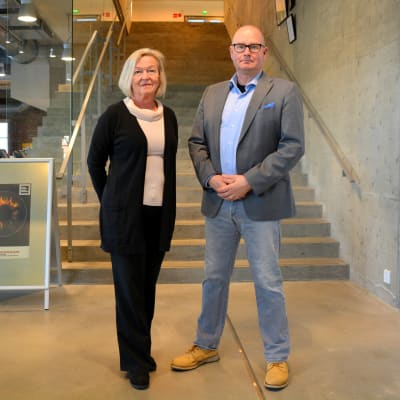 Susanne Dahlqvist och Jussi Pekkinen i Konstfabrien.