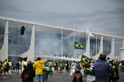 Jair Bolsonaros anhängare stormade regeringsbyggnader i den brasilianska huvudstaden Brasília den 8 januari 2023.
