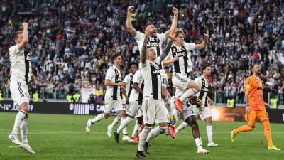 Juventusspelarna firar.