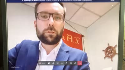Johan Kvarnström på datorskärm