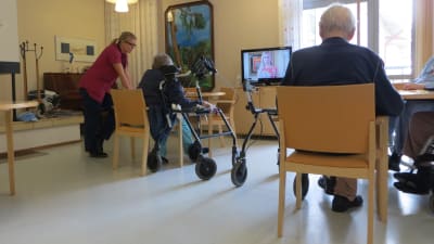 Äldre på sjukhusavdelning vid Näse sjukhus i Borgå