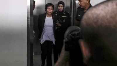Maria Exposto anklagades för narkotikasmuggling i Malaysia. Hon dömdes till döden. Exposto sade att hon smugglade droger på uppdrag av en man hon träffat på nätet. 